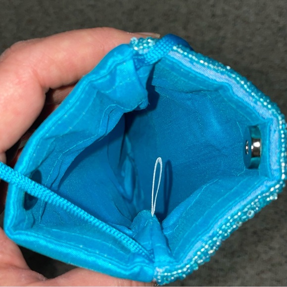 NWOT Bamboo Trading Company Turquoise Blue Butterfly Beaded Bag For Cell Phone - Picture 5 of 7